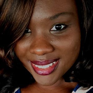 Meet your Posher, Latosha